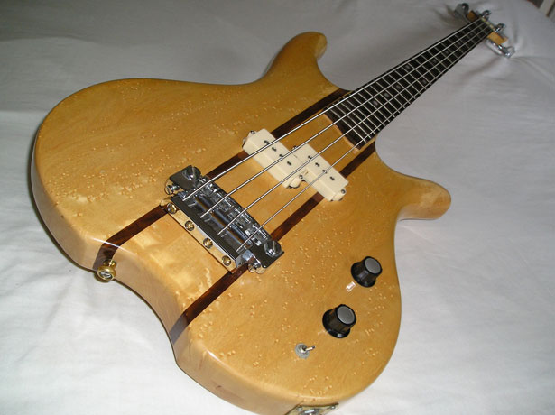 <strong>Bass Guitar</strong>