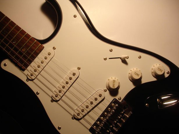 <strong>Electric Guitar</strong>